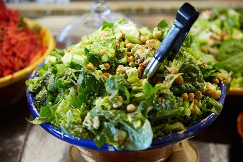 10 Summer Salads Locals Love In New Zealand, Out & About